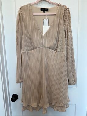 Oak and Trellis Pleated V-Neck Long Sleeve Dress *see note and last photo